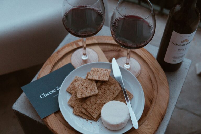How to Pair Wine and Cheese: 7 Simple Rules That Always Work